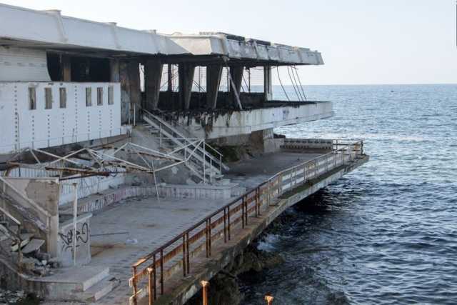 �Qui c'� stato Barry White�: viaggio a Grotta Regina, il locale dimenticato sul mare